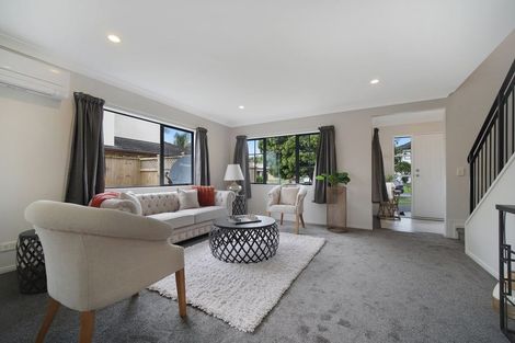 Photo of property in 4 Coachman Drive, Flat Bush, Auckland, 2016