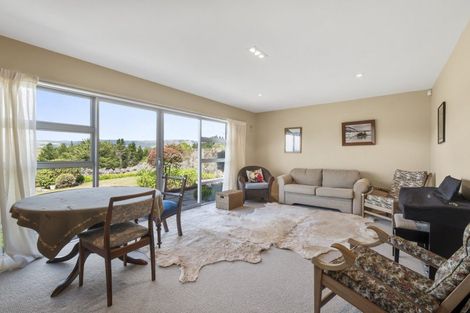 Photo of property in 14 Branksome Place, Aokautere, Palmerston North, 4471
