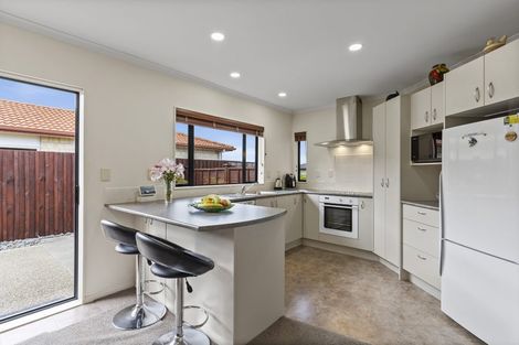 Photo of property in 44 Chesterfield Way, Orewa, 0931