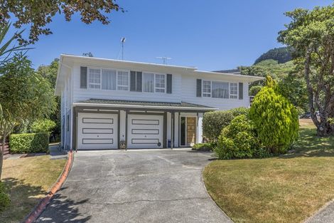 Photo of property in 6 Balliol Drive, Tawa, Wellington, 5028