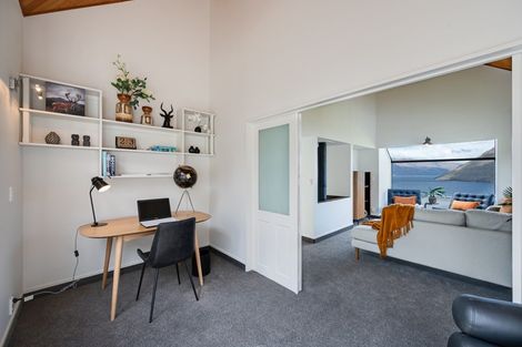 Photo of property in 67 Wynyard Crescent, Fernhill, Queenstown, 9300