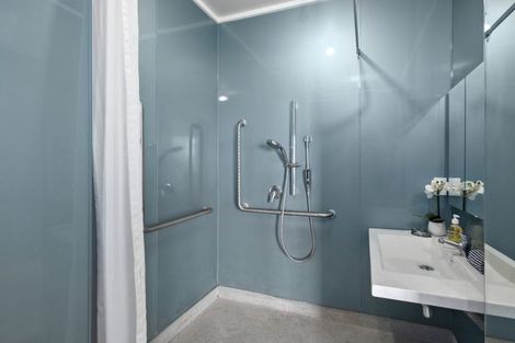 Photo of property in Rona House, 33 Rimu Street, Eastbourne, Lower Hutt, 5013