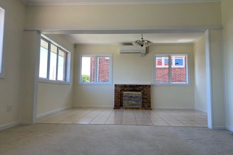 Photo of property in 185 Te Atatu Road, Te Atatu South, Auckland, 0610