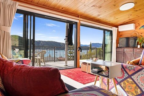 Photo of property in 9a Finlay Grove, Waikawa, Picton, 7220