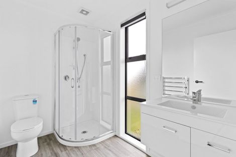 Photo of property in 1/2 Searancke Place, Fairfield, Hamilton, 3214