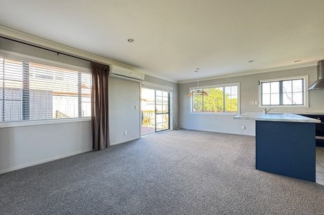 Photo of property in 40a Landsdowne Terrace, Karori, Wellington, 6012