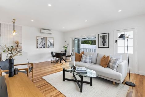 Photo of property in 1/8 West Lynn Road, Titirangi, Auckland, 0604