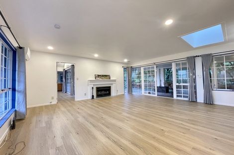 Photo of property in 12 Manu Place, Pinehill, Auckland, 0632