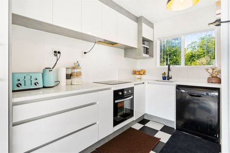 Photo of property in 1/323 Triangle Road, Massey, Auckland, 0614