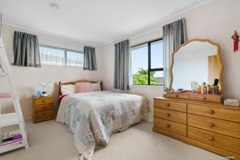 Photo of property in 1/74 Dalwhinnie Parade, Highland Park, Auckland, 2010