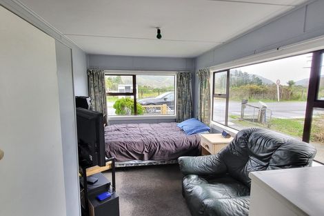 Photo of property in 2 Golf Links Road, Kaiata, Greymouth, 7805