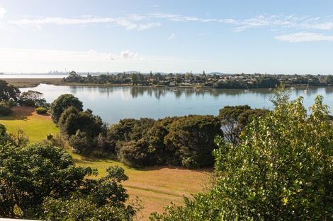 Photo of property in 153b West Harbour Drive, West Harbour, Auckland, 0618