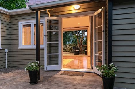 Photo of property in 7 Tipau Street, Torbay, Auckland, 0630