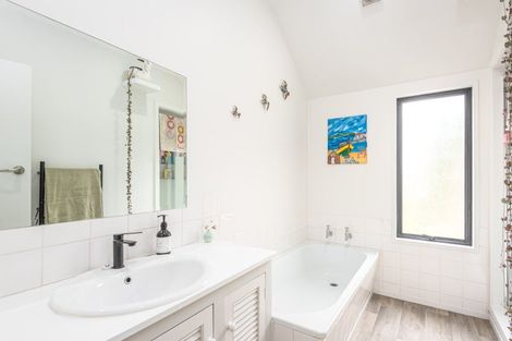 Photo of property in 2/56 Saint James Avenue, Papanui, Christchurch, 8053