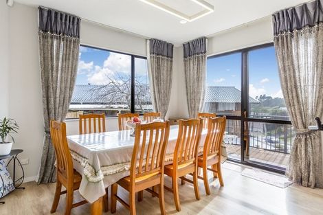 Photo of property in 20 Unsworth Drive, Unsworth Heights, Auckland, 0632