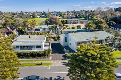 Photo of property in 5k The Esplanade, Eastern Beach, Auckland, 2012