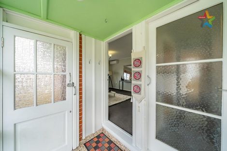 Photo of property in 1 Fairfield Avenue, Fairfield, Lower Hutt, 5011