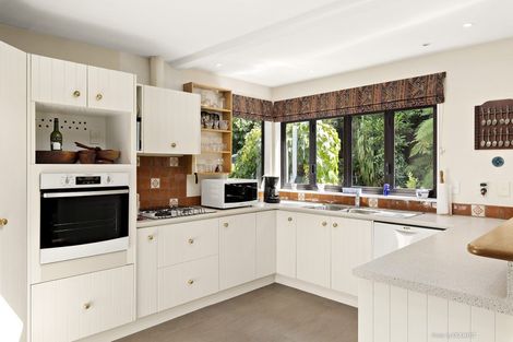 Photo of property in 41 Amapur Drive, Khandallah, Wellington, 6035