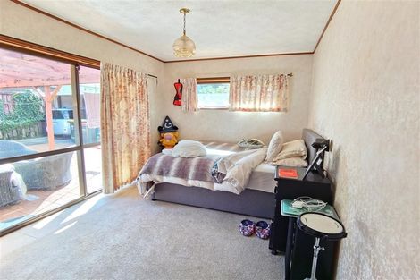 Photo of property in 25 Beechdale Crescent, Pakuranga Heights, Auckland, 2010