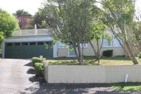 Photo of property in 17 Thuja Street, Green Bay, Auckland, 0604