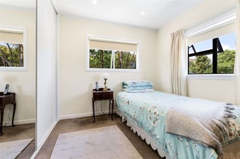 Photo of property in 14 Derwent Crescent, Titirangi, Auckland, 0604