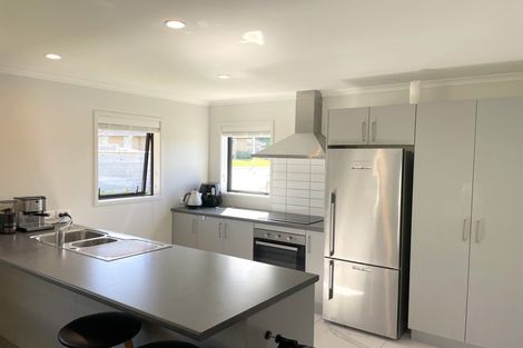 Photo of property in 17 Mooring Close, Whitby, Porirua, 5024