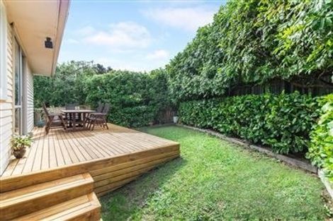 Photo of property in 1/50 Bond Crescent, Forrest Hill, Auckland, 0620