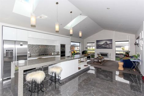 Photo of property in 7 St Andrews Parkway, Waiwhakaiho, New Plymouth, 4312