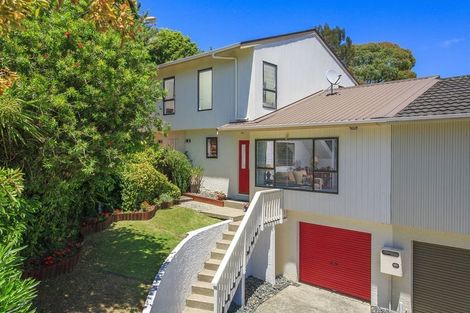 Photo of property in 2/12 Mistletoe Place, Browns Bay, Auckland, 0630