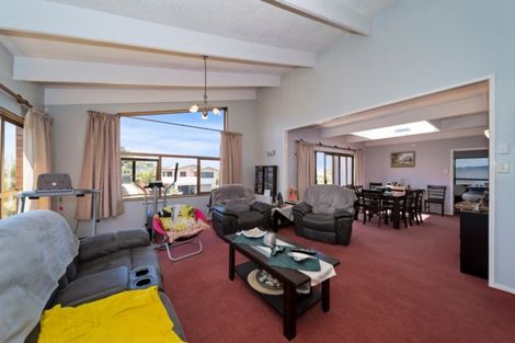 Photo of property in 20 Tiverton Crescent, Whalers Gate, New Plymouth, 4310