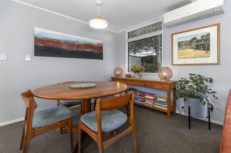 Photo of property in 1/25a Beach Road, Te Atatu Peninsula, Auckland, 0610