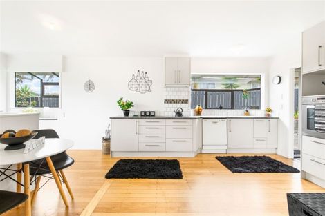 Photo of property in 14 Daytona Road, Henderson, Auckland, 0610