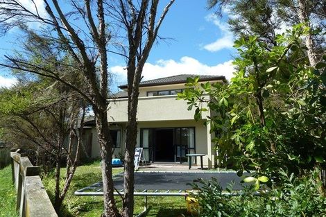 Photo of property in 11 Monkton Close, Greenhithe, Auckland, 0632