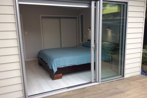 Photo of property in 15 Old Lake Road, Narrow Neck, Auckland, 0624