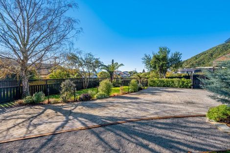 Photo of property in 90 Moana View Road, Waikawa, Picton, 7220