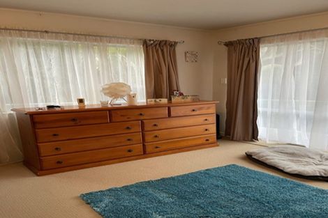 Photo of property in 48 Kingsclere Place, Goodwood Heights, Auckland, 2105