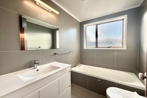 Photo of property in 52 Hope Farm Avenue, Pakuranga Heights, Auckland, 2010