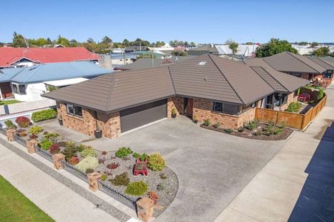 Photo of property in 105 Winchester Street, Levin, 5510