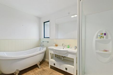 Photo of property in 11 Halswell Junction Road, Halswell, Christchurch, 8025