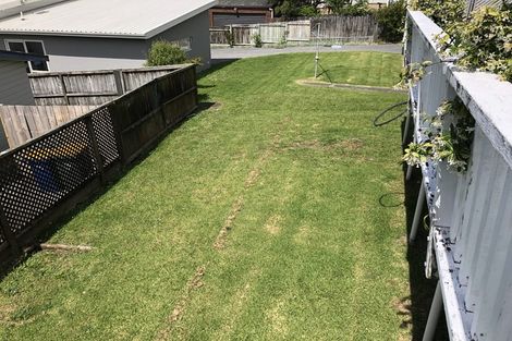 Photo of property in 2/159 Carlisle Road, Northcross, Auckland, 0632