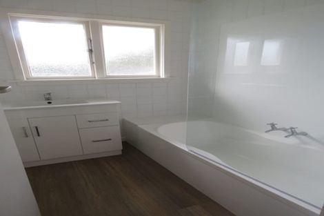 Photo of property in 106 Gilberthorpes Road, Hei Hei, Christchurch, 8042