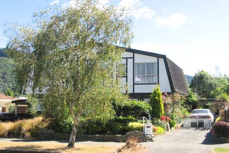 Photo of property in 2/21 Amber Grove, Birchville, Upper Hutt, 5018