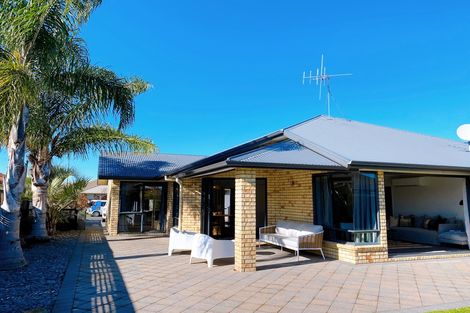 Photo of property in 22 Westminster Place, Rototuna North, Hamilton, 3210