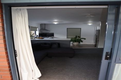 Photo of property in 10 Hinau Street, New Lynn, Auckland, 0600