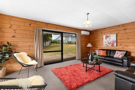 Photo of property in 47 Albatross Close, Whitby, Porirua, 5024