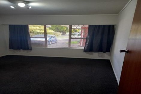 Photo of property in 2/10 Opaheke Road, Papakura, 2110