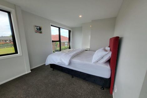 Photo of property in 1 Pukakaho Lane, Papatoetoe, Auckland, 2025