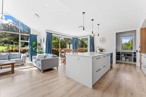 Photo of property in 5b Hobbs Road, Matakatia, Whangaparaoa, 0930