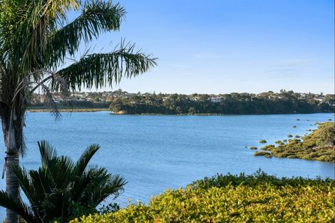 Photo of property in 28 Stanley Point Road, Stanley Point, Auckland, 0624