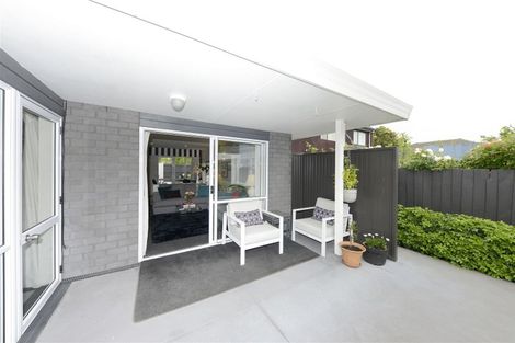Photo of property in 5b Memorial Avenue, Ilam, Christchurch, 8053